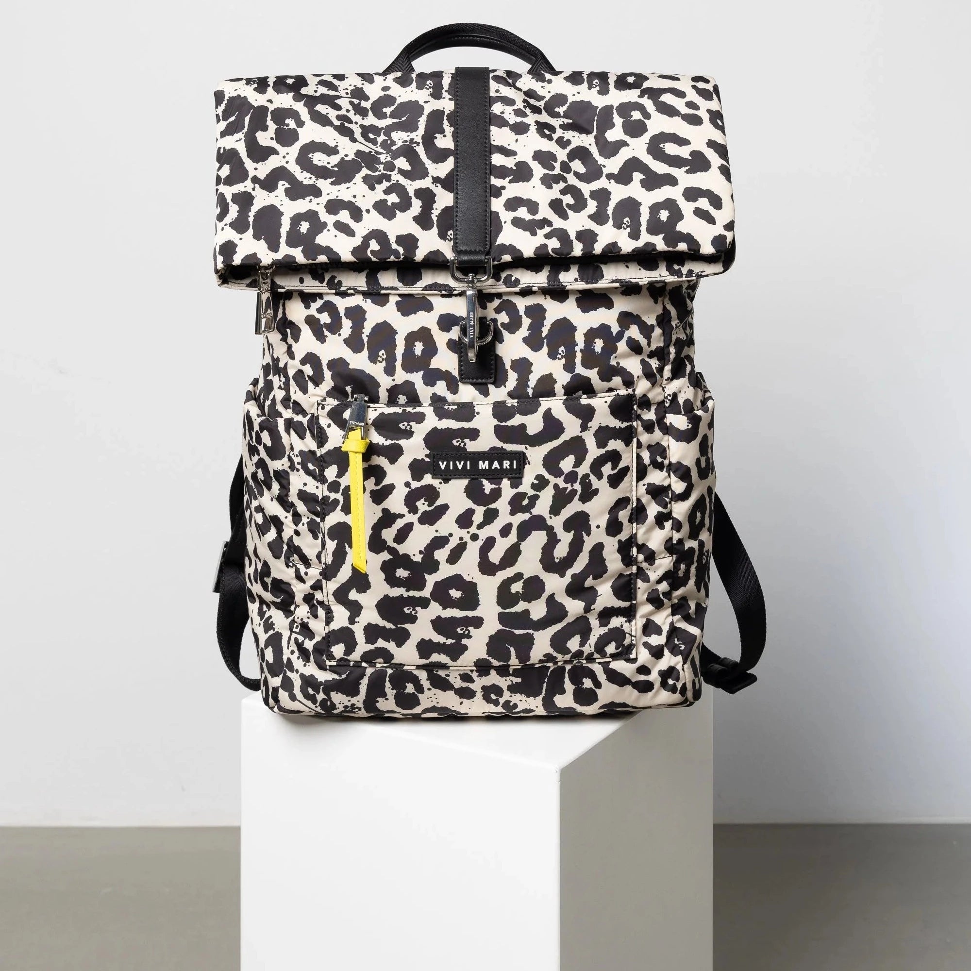 Backpack "Padded" Vivi Mari leo splashes black/sand