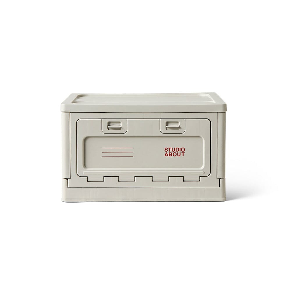 Box "medium" Studio About