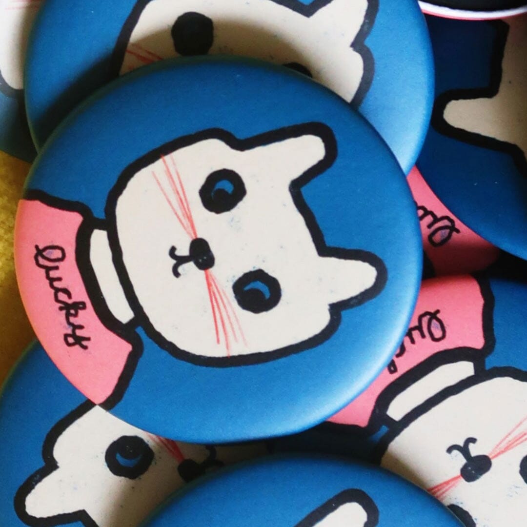 Button "Lucky Cat" Button Framboise und Ketchup