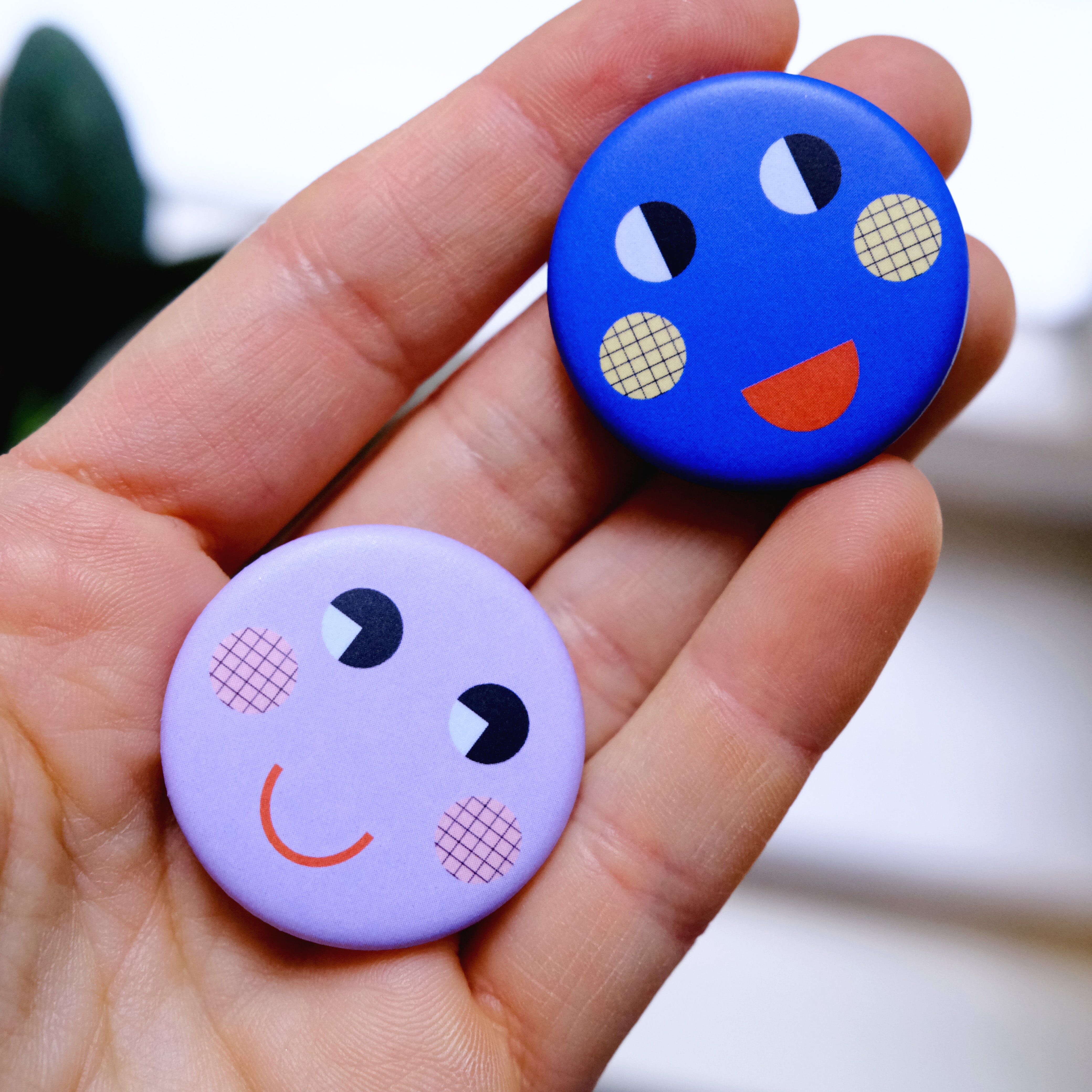 Button "Smiley Face Blau" Button Matsch mit Sahne