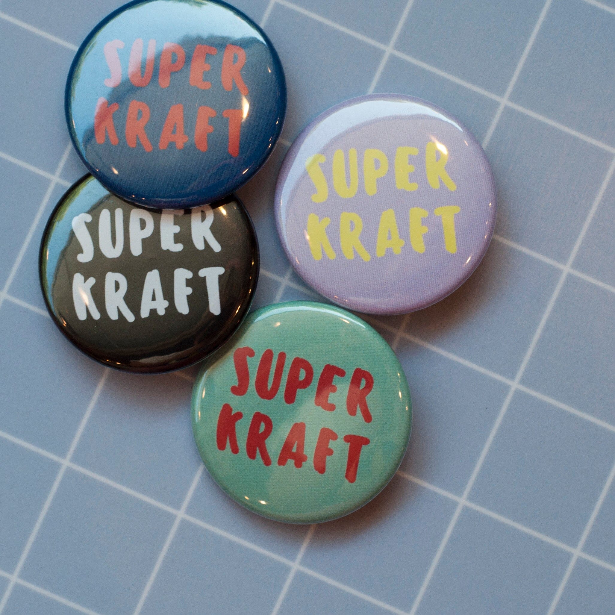 Button "Superkraft" Button Framboise und Ketchup