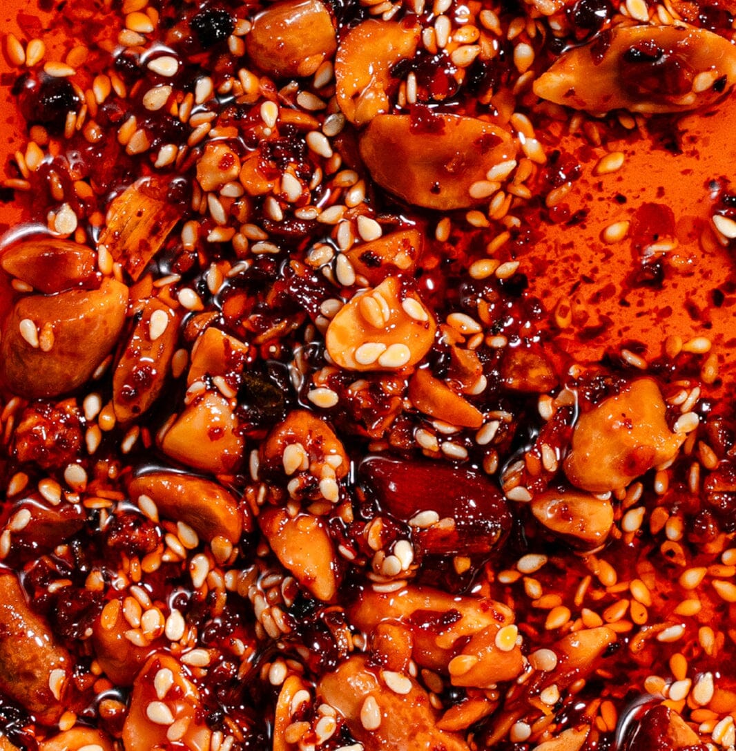 Crispy Chilliöl mit Erdnuss und Sesam Chilliöl White Mausu