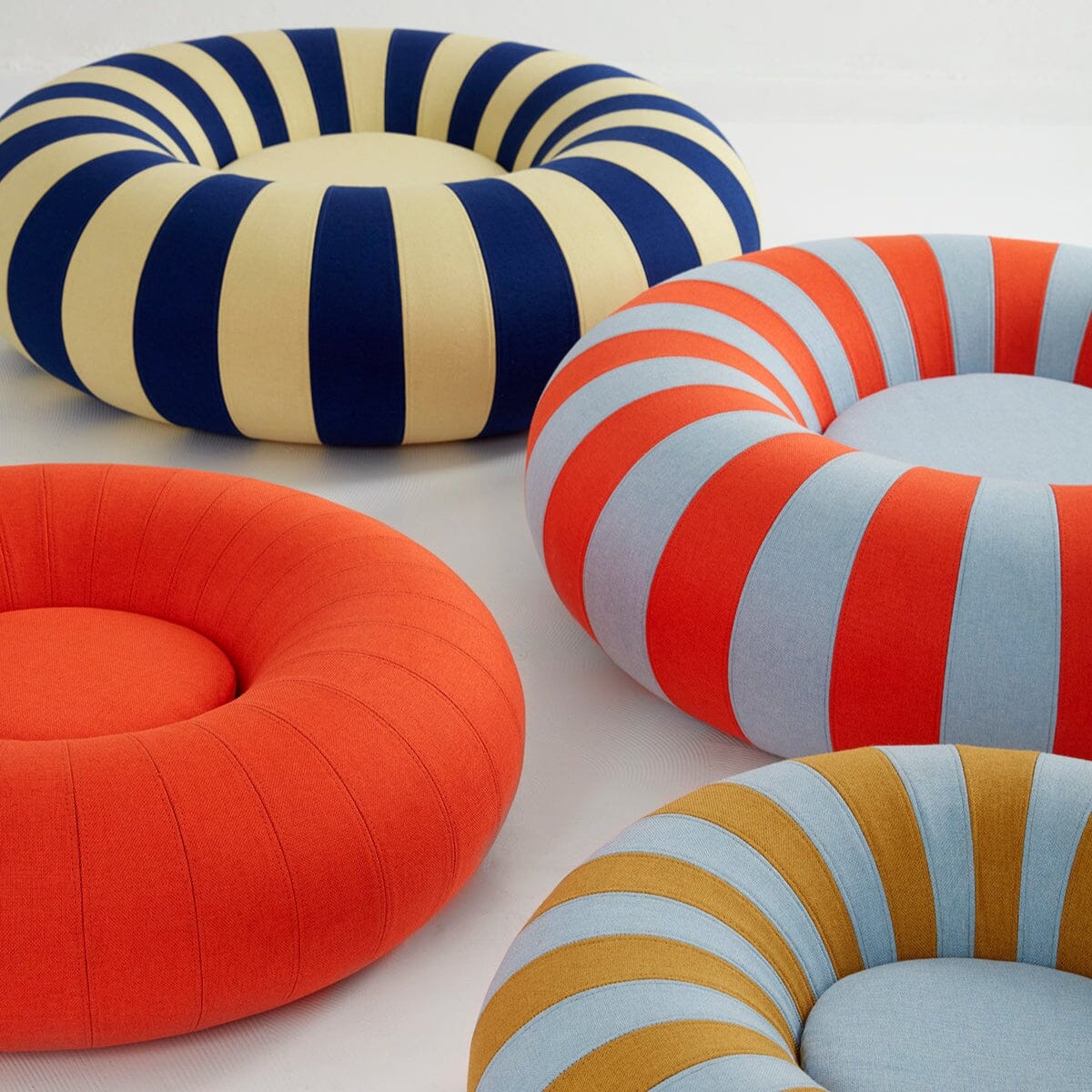 Float "medium" Studio About
