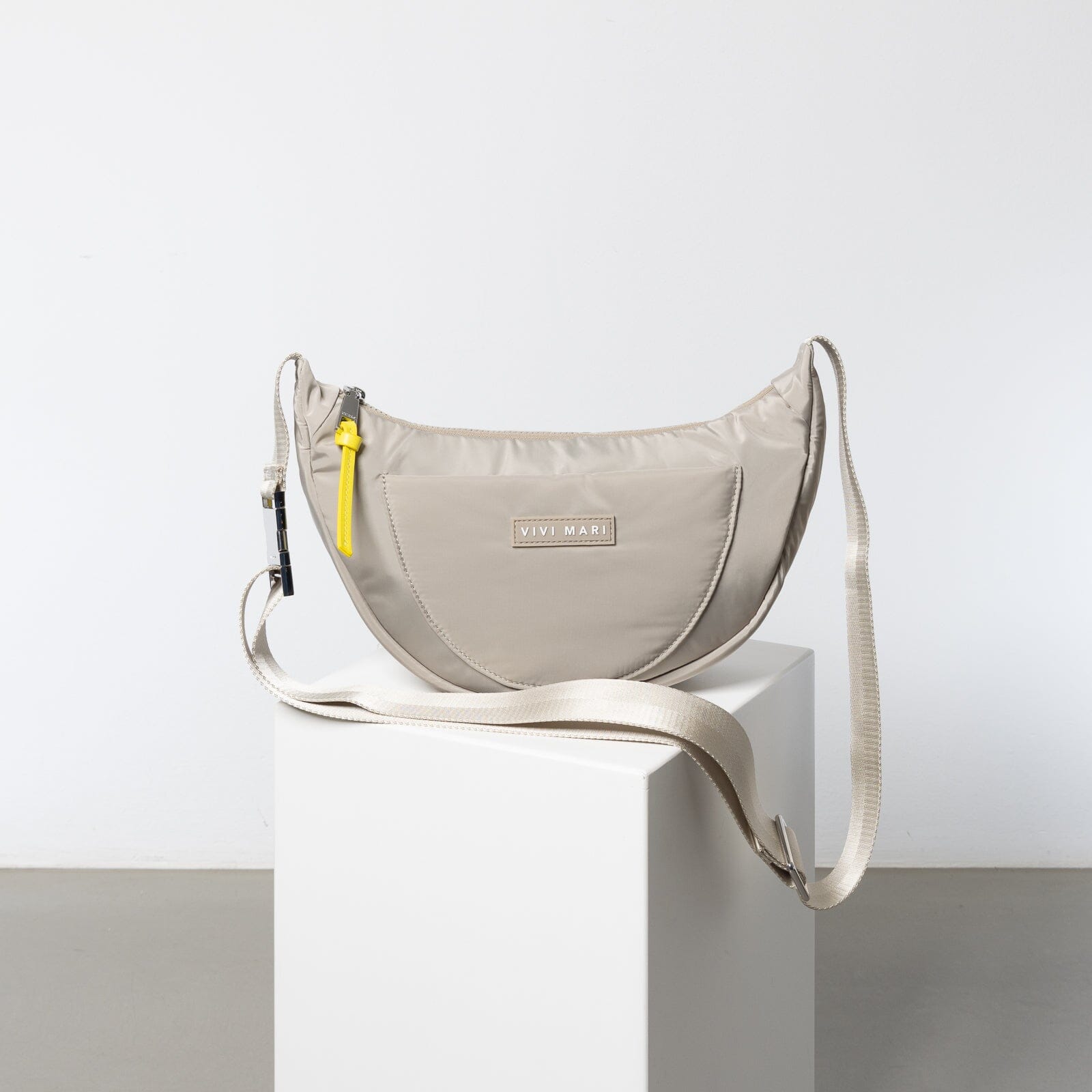 Hip Bag "Padded Medium" Handtaschen, Geldbörsen & Etuis Vivi Mari stone