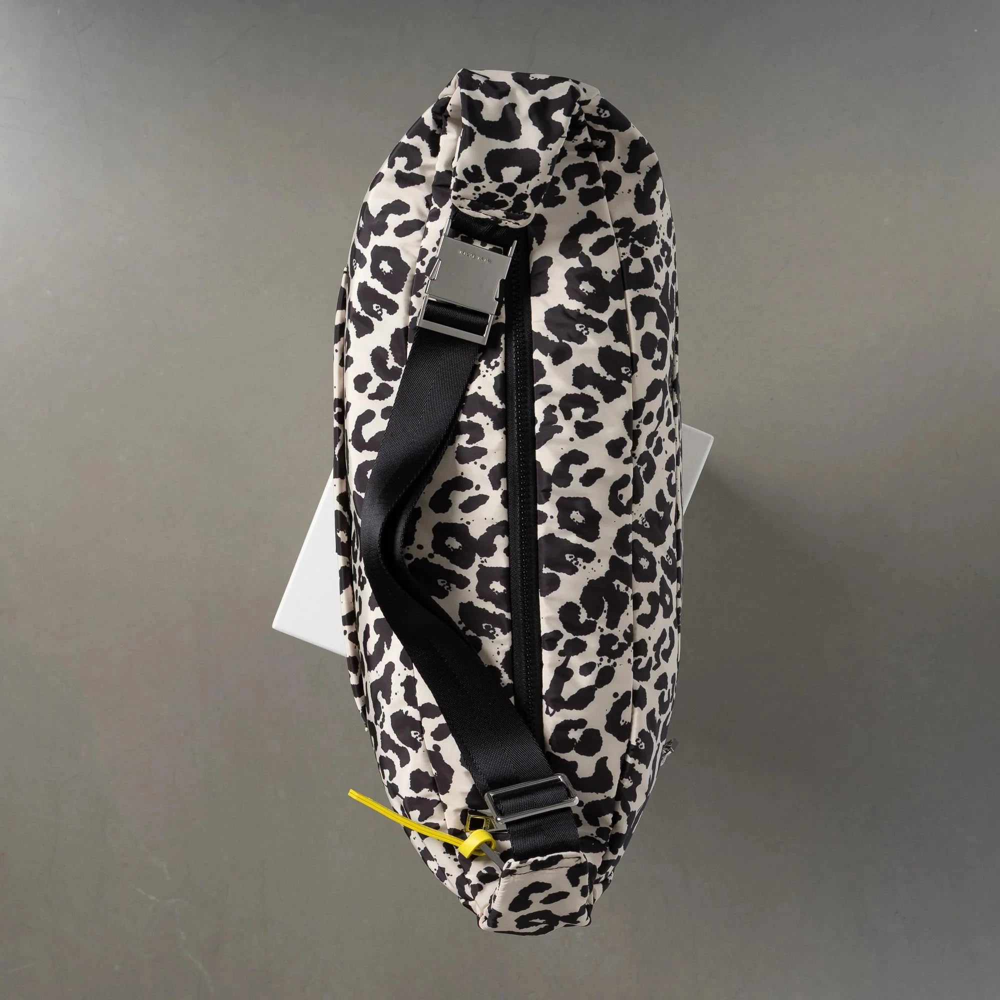 Hip Bag "Padded Oversized" Handtaschen, Geldbörsen & Etuis Vivi Mari