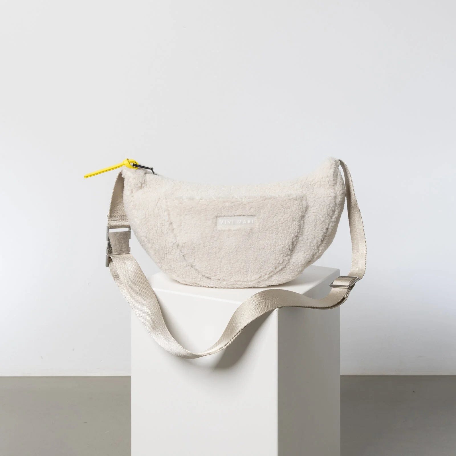 Hip Bag "Teddy Medium" Handtaschen, Geldbörsen & Etuis Vivi Mari sand