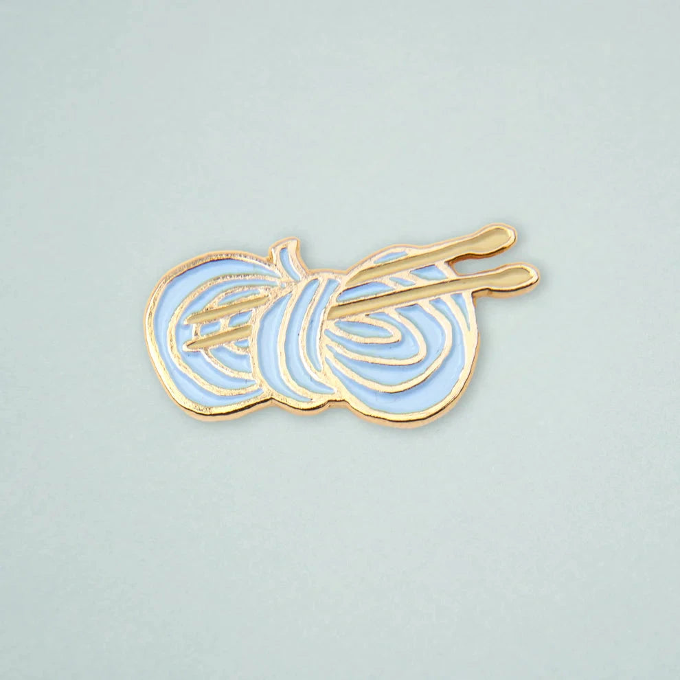 Pin "Strickzeug" Pin Coucou Suzette