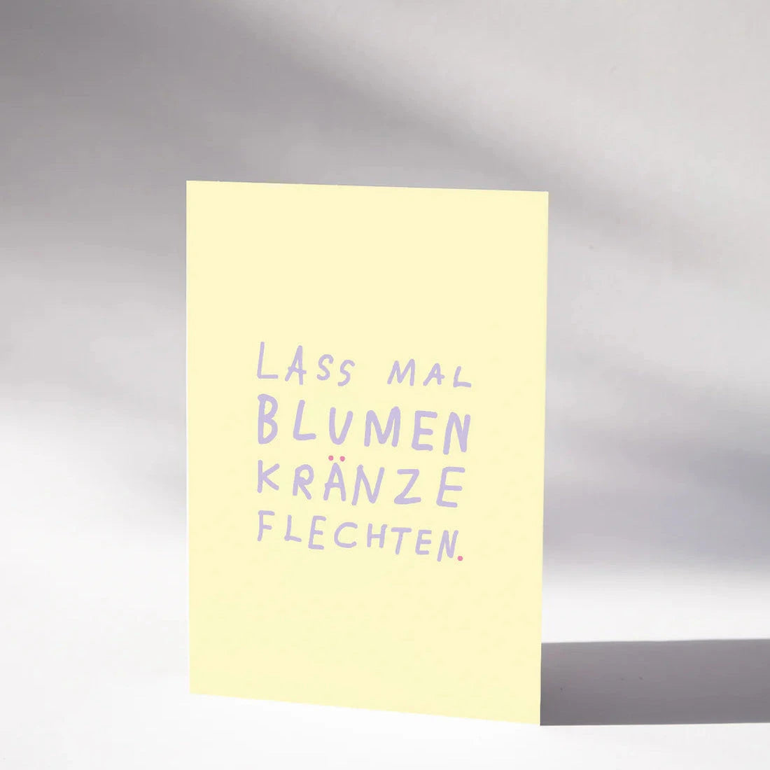 Postkarte "Lass mal Blumenkränze flechten" Postkarte Mari&Anne