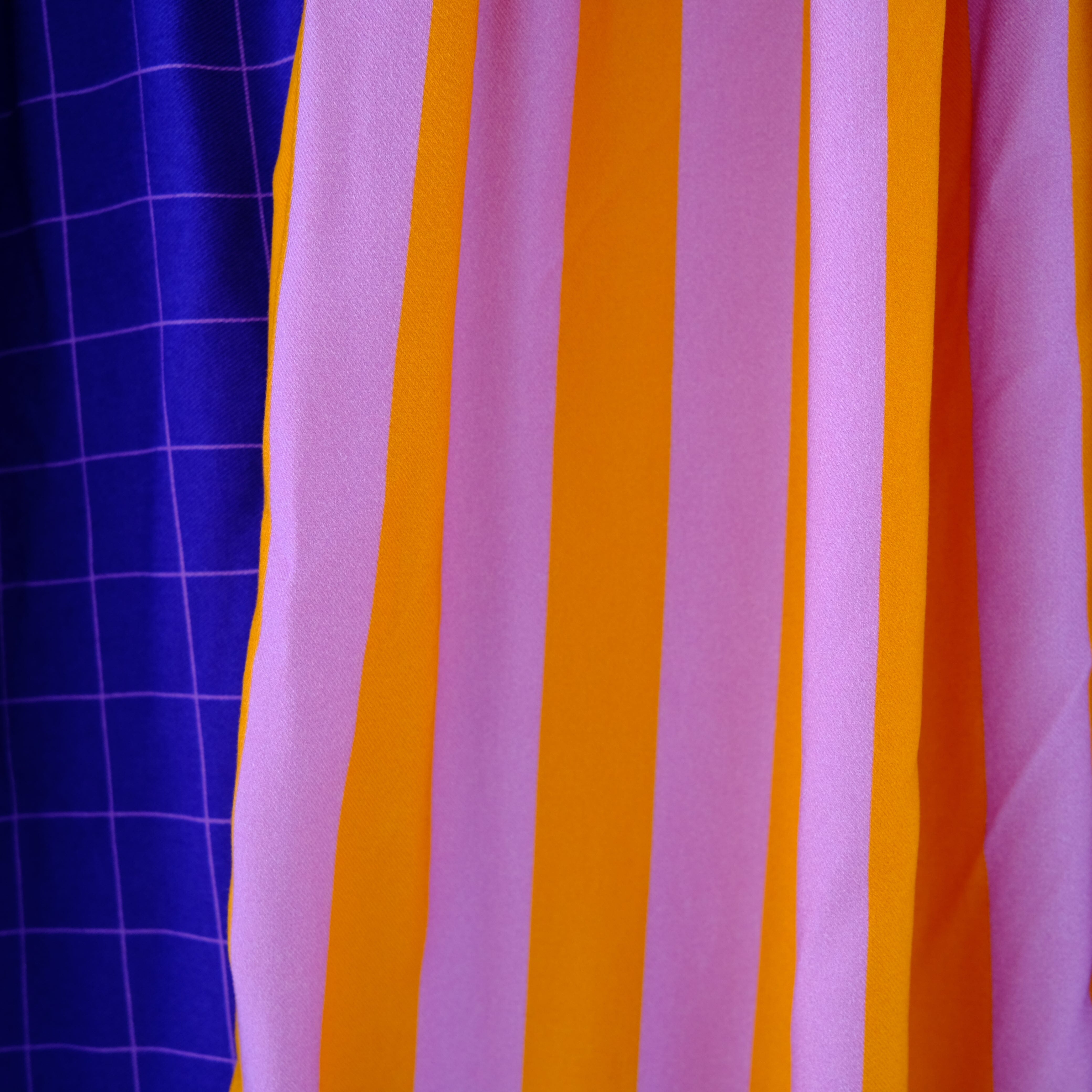PRE-ORDER: Oversize Kleid "Viskose Stripes" Bekleidung & Accessoires Matsch mit Sahne 