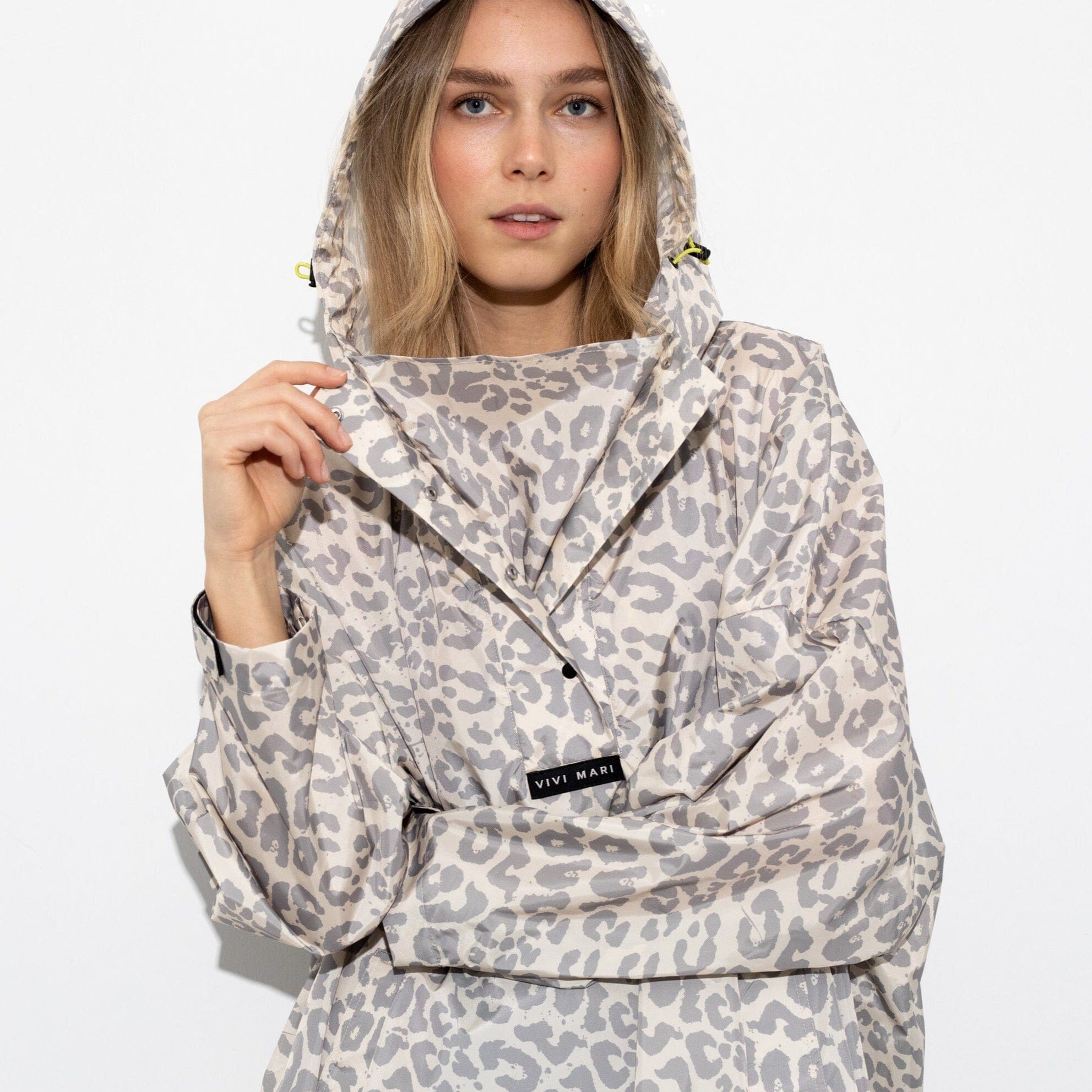 Regencape Poncho Bekleidung & Accessoires Vivi Mari leo splashes grey/sand