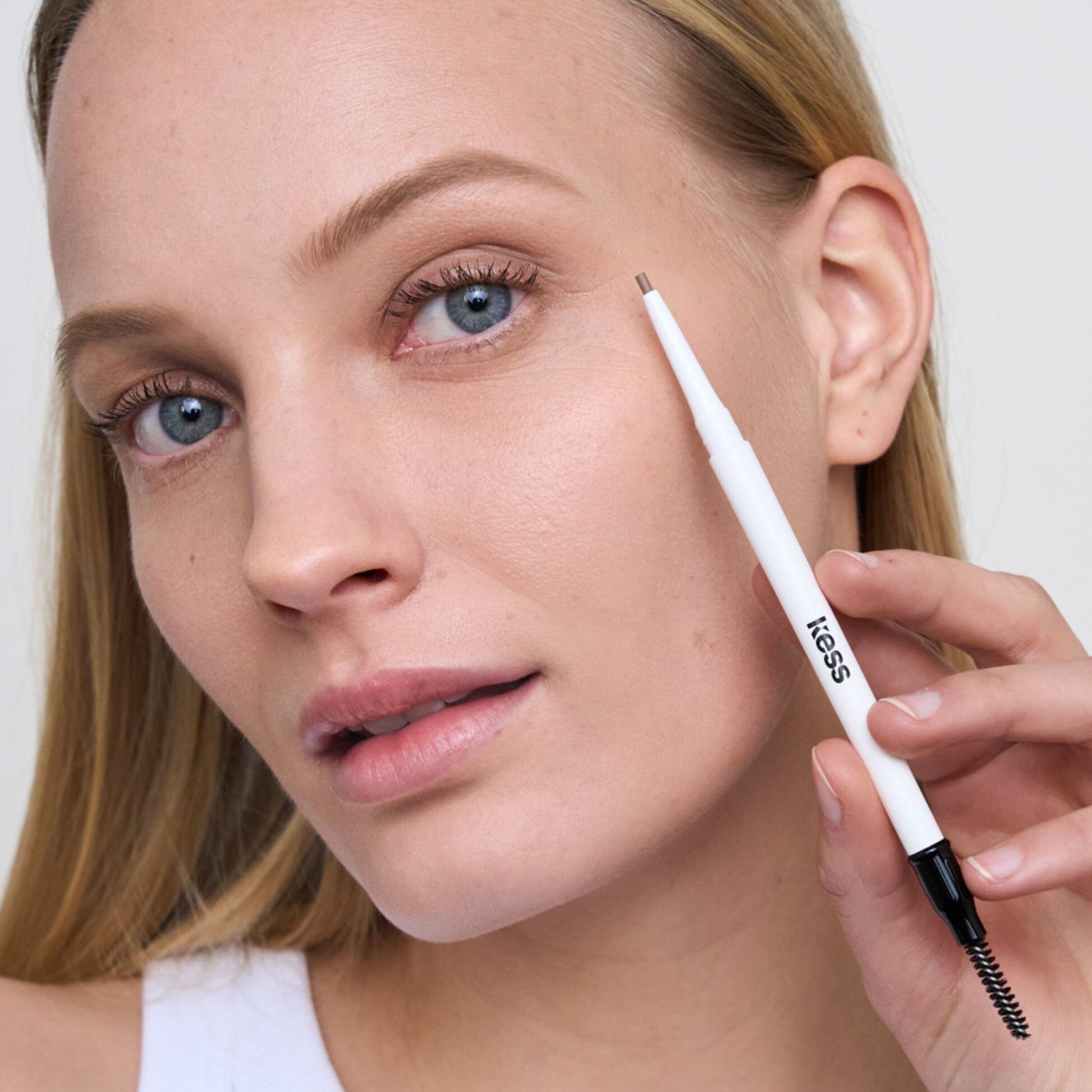 Augenbrauenstift "Easy Brow" Kosmetik Kess Berlin 