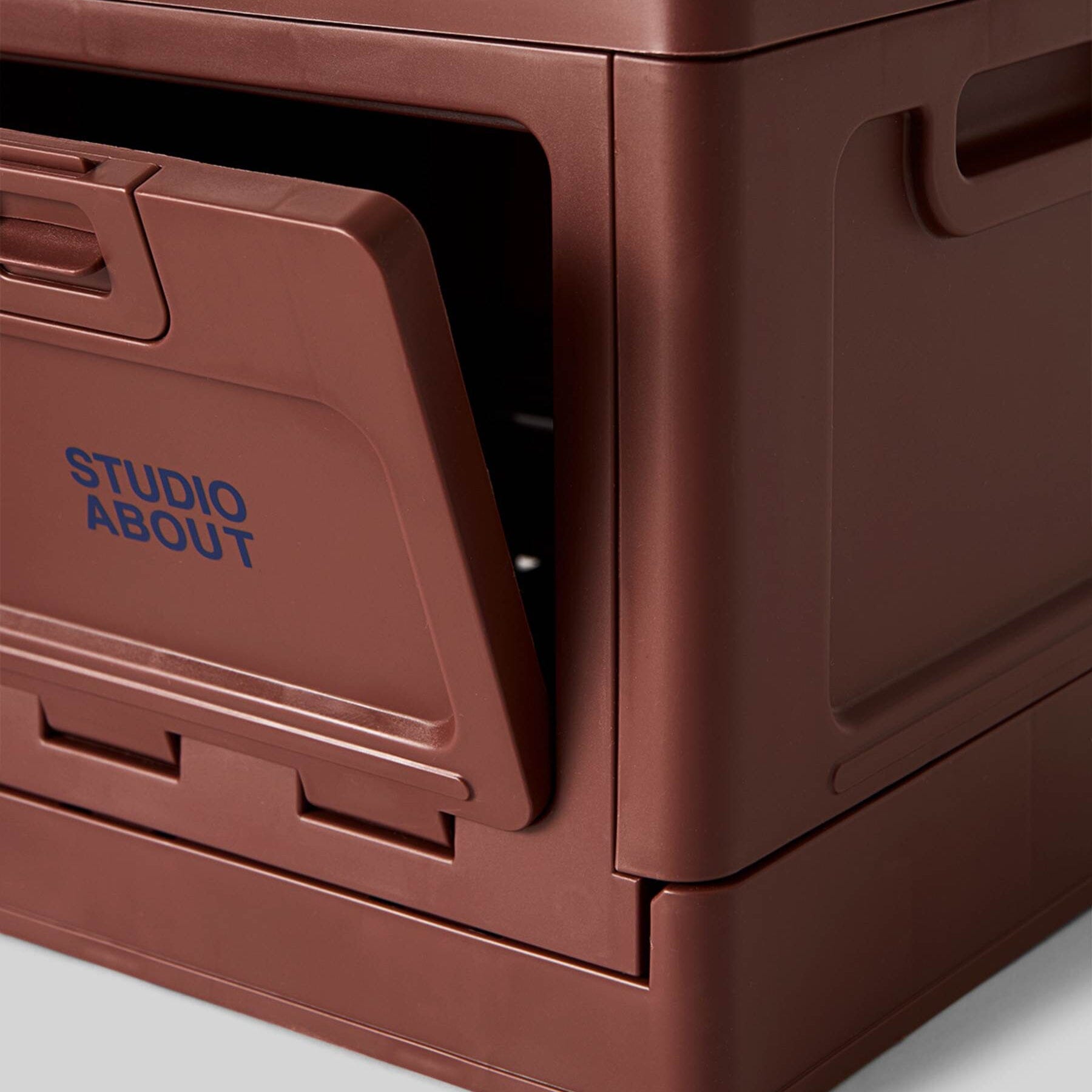 Box "medium" Studio About 