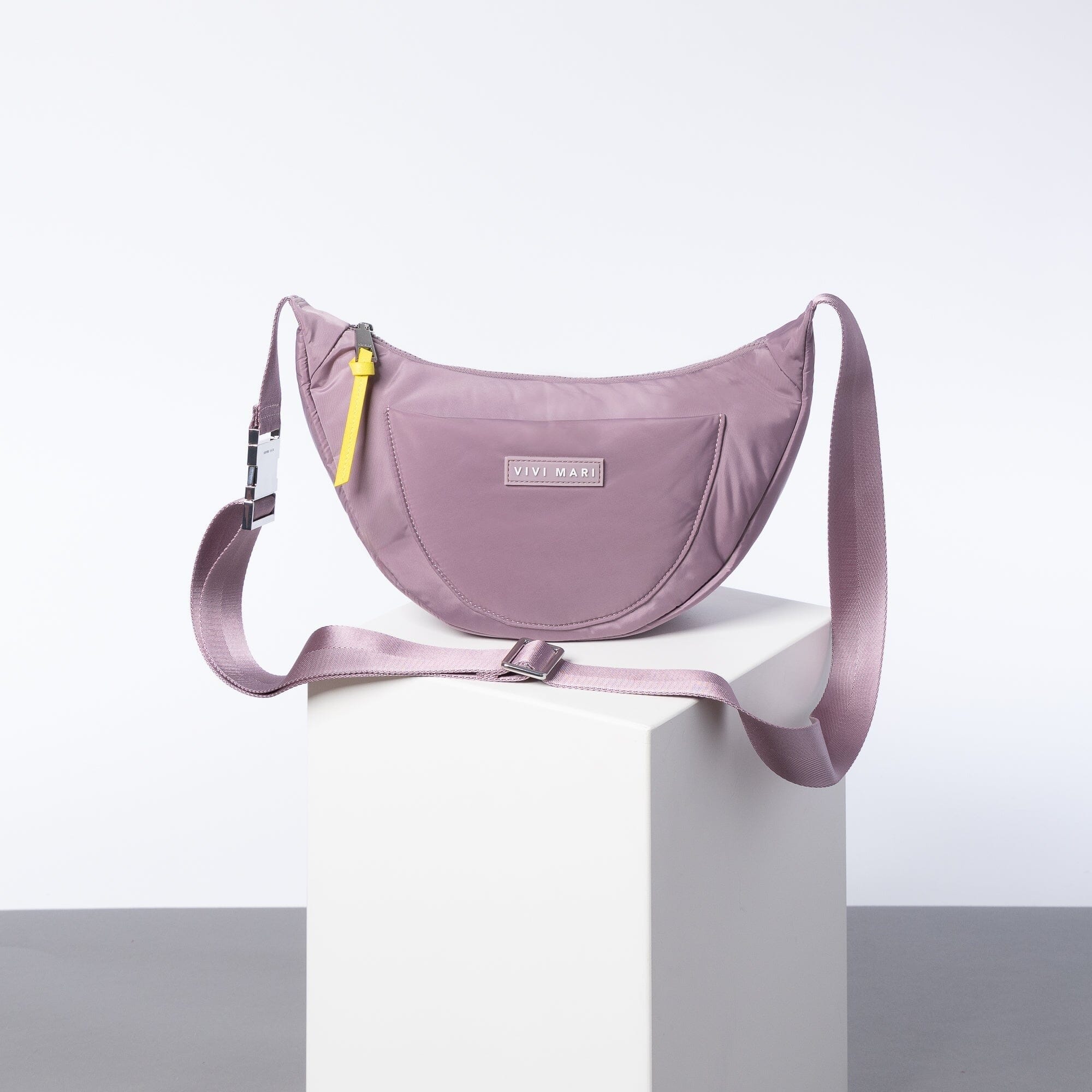 Hip Bag "Padded Medium" Handtaschen, Geldbörsen & Etuis Vivi Mari ash plum 