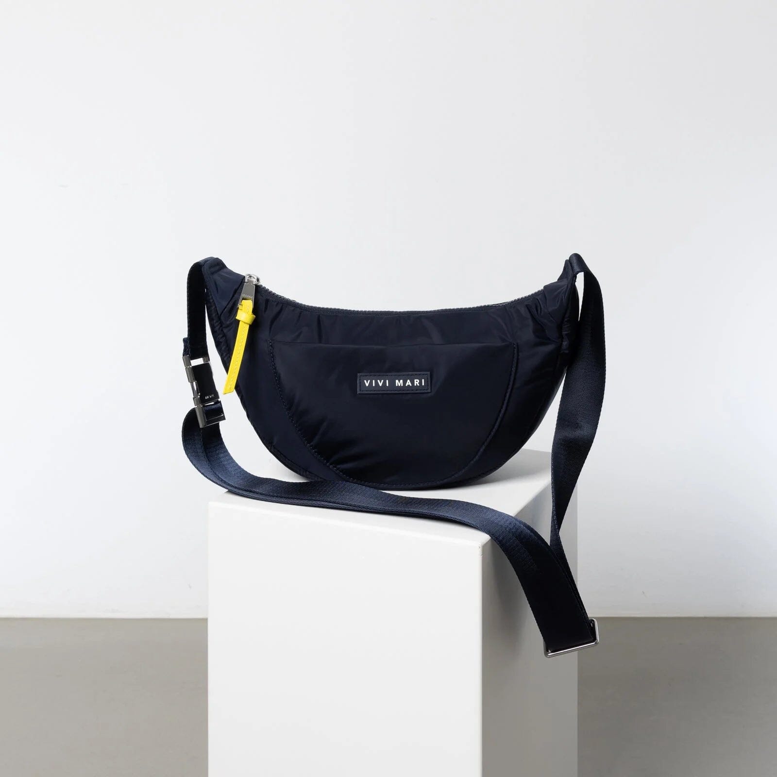 Hip Bag "Padded Medium" Handtaschen, Geldbörsen & Etuis Vivi Mari navy 