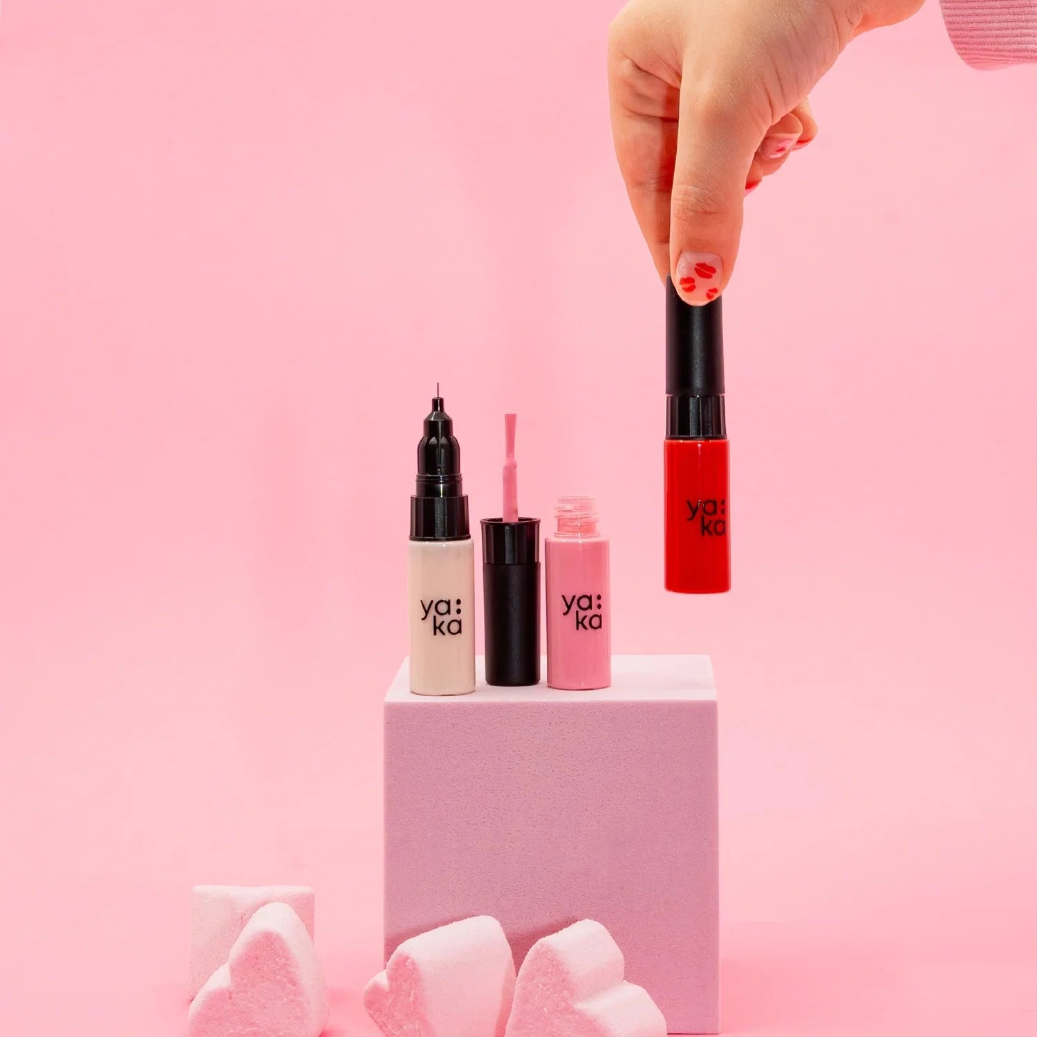 Nagellack 2in1 Nail Art "Kiss Kiss" Kosmetik YAKA 