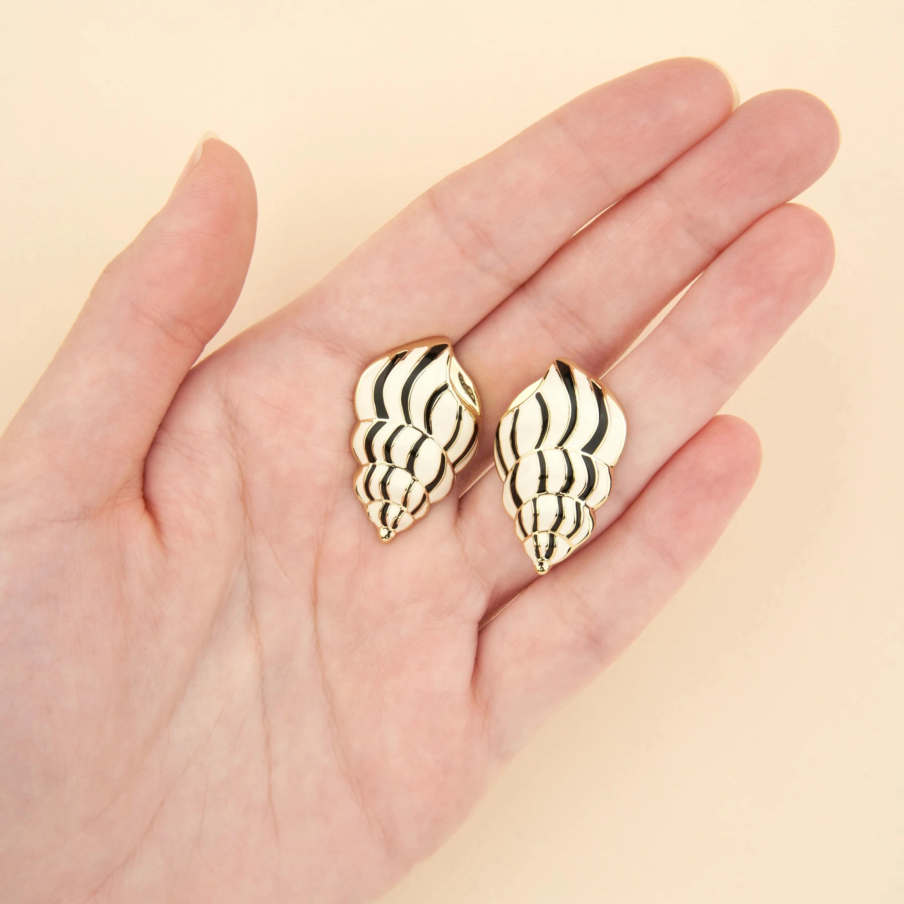 Ohrringe Metall "Muschel" Pin Coucou Suzette 
