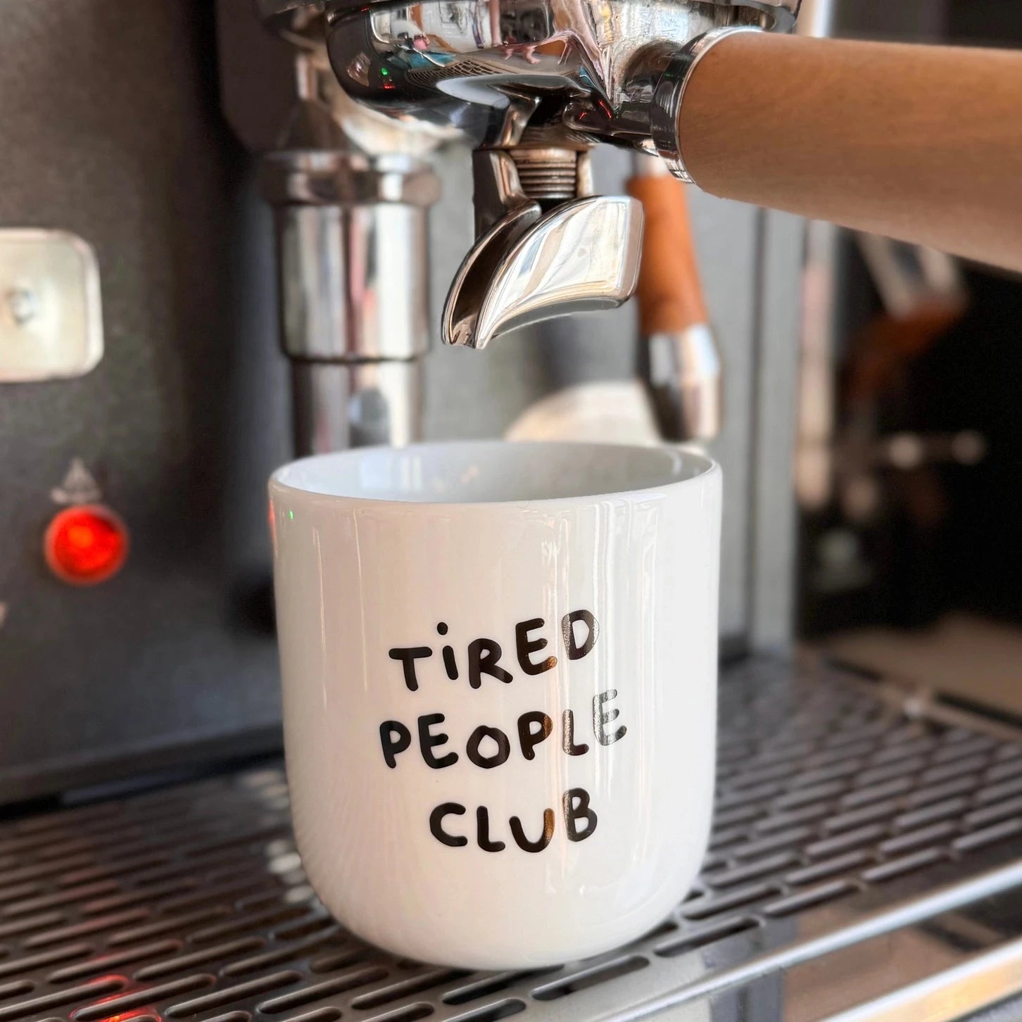 Porzellanbecher "Tired People Club" Caffeebecher Frau Hansen 