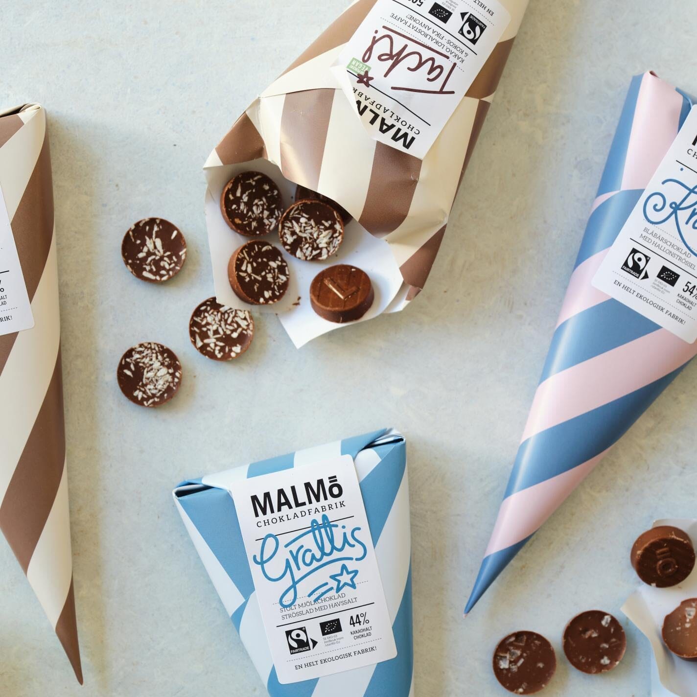 Schokoladenkonfekt "Salzkaramel, Kardamom & dunkle Schokolade" Süßigkeit Malmö chokladfabrik 