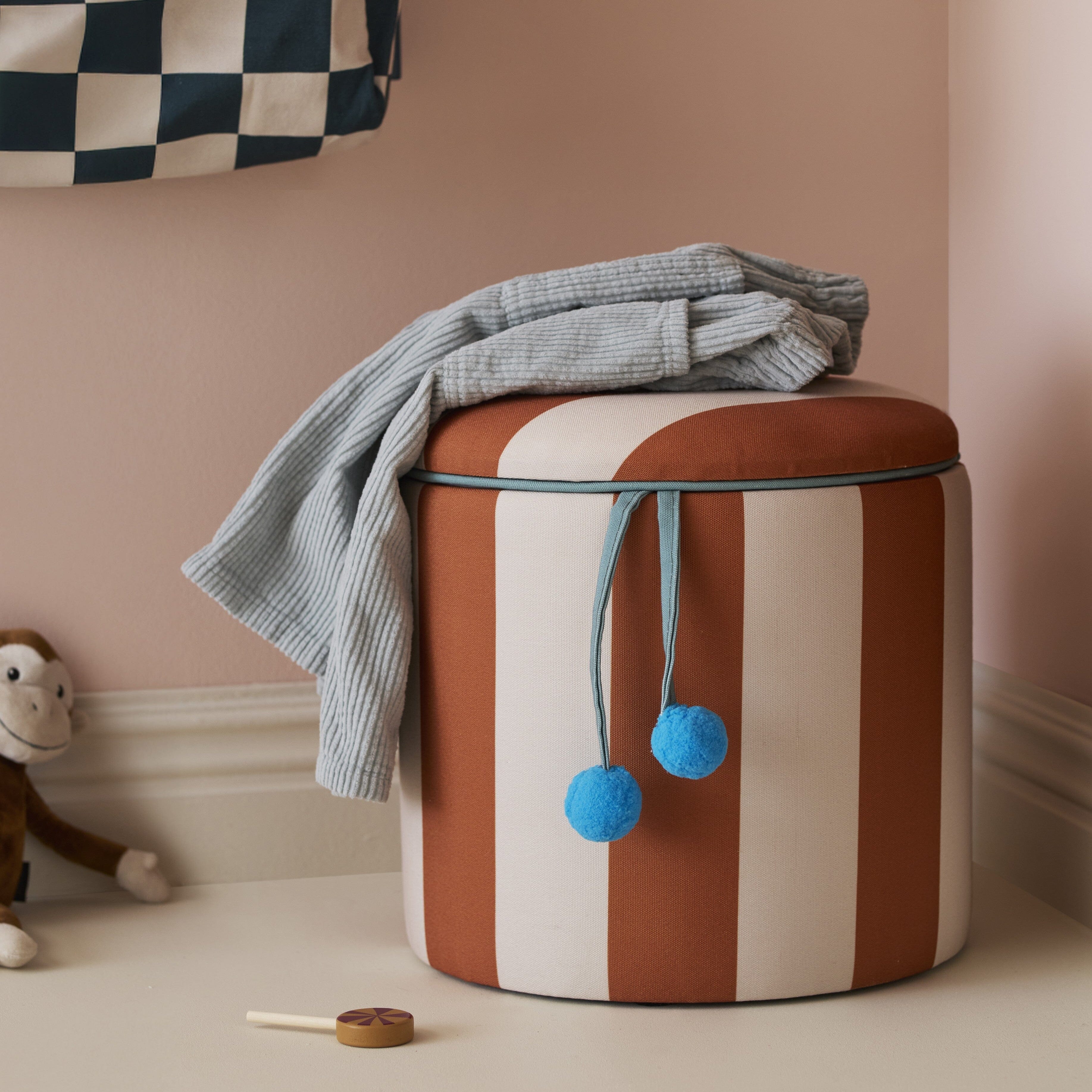 Sitzhocker mit Stauraum "Streifen" Kids Concept 