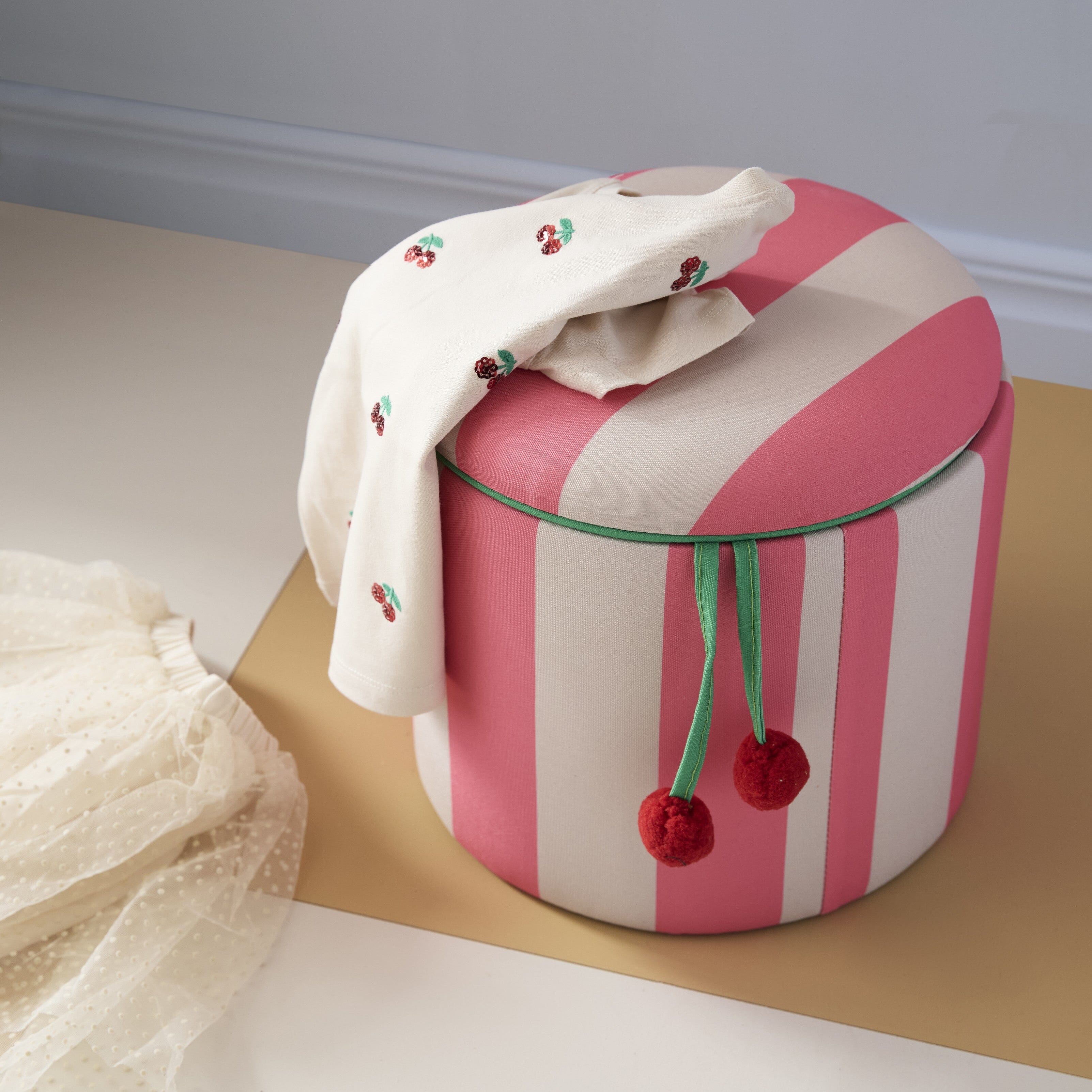 Sitzhocker mit Stauraum "Streifen" Kids Concept 