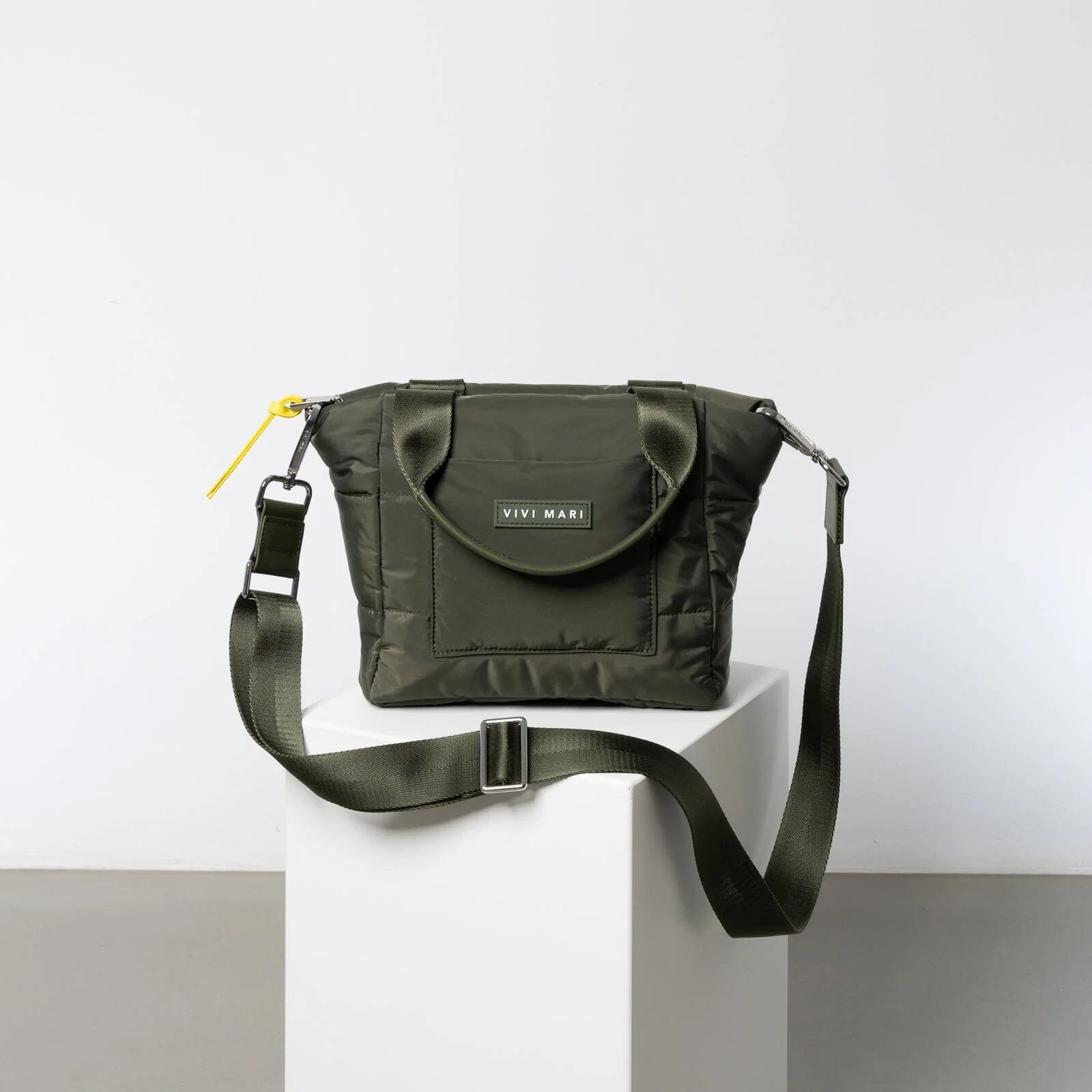 Tote Bag "Padded Small" Handtaschen, Geldbörsen & Etuis Vivi Mari olive 