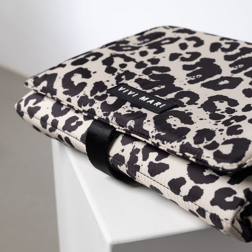 Wickelunterlage Padded "Leo" Handtaschen, Geldbörsen & Etuis Vivi Mari leo splashes black/sand 