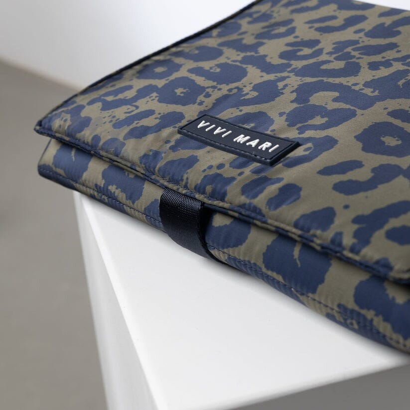 Wickelunterlage Padded "Leo" Handtaschen, Geldbörsen & Etuis Vivi Mari leo splashes navy/olive 