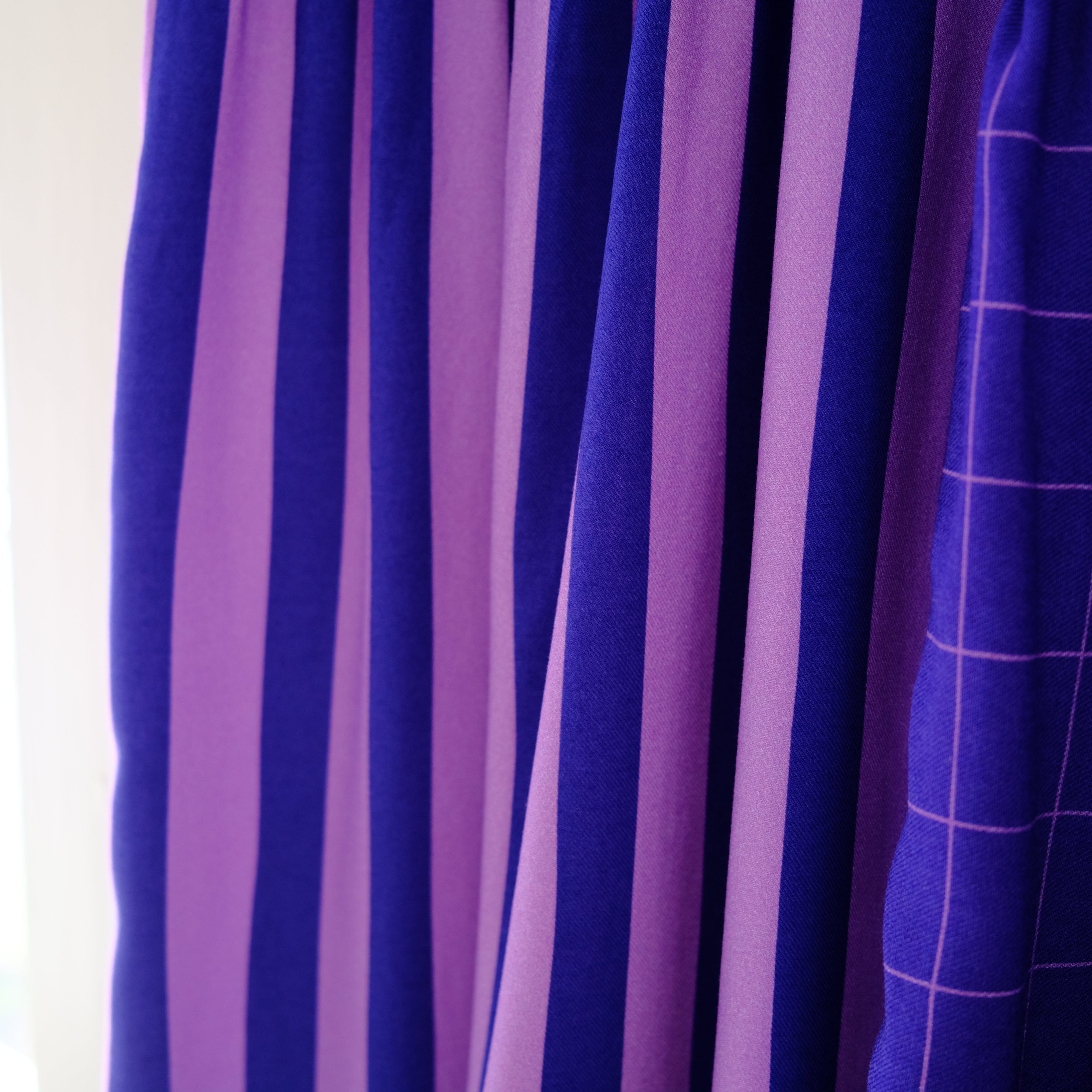 PRE-ORDER: Oversize Kleid "Viskose Stripes" Bekleidung & Accessoires Matsch mit Sahne 
